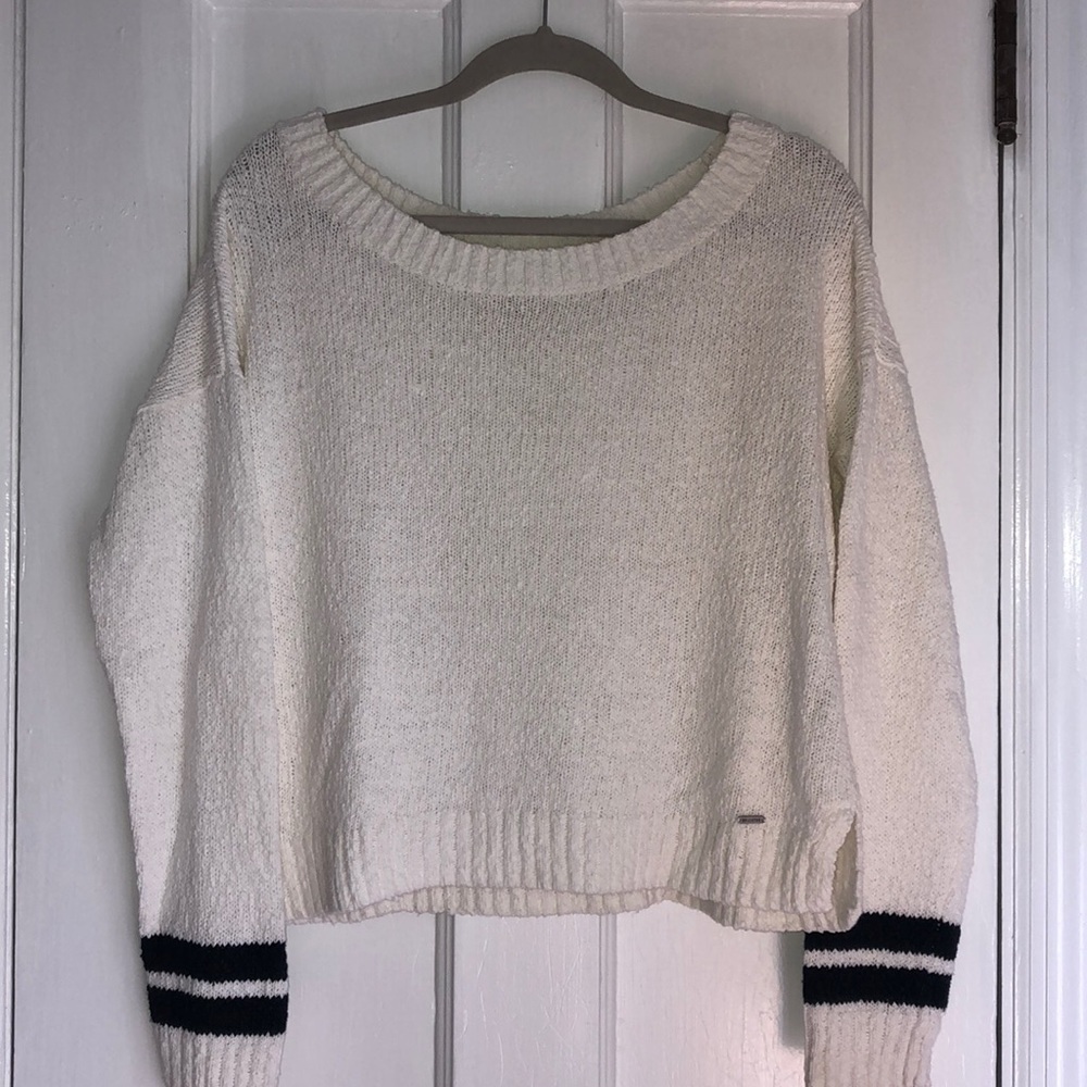 Hollister Crew Neck Cropped Sweater